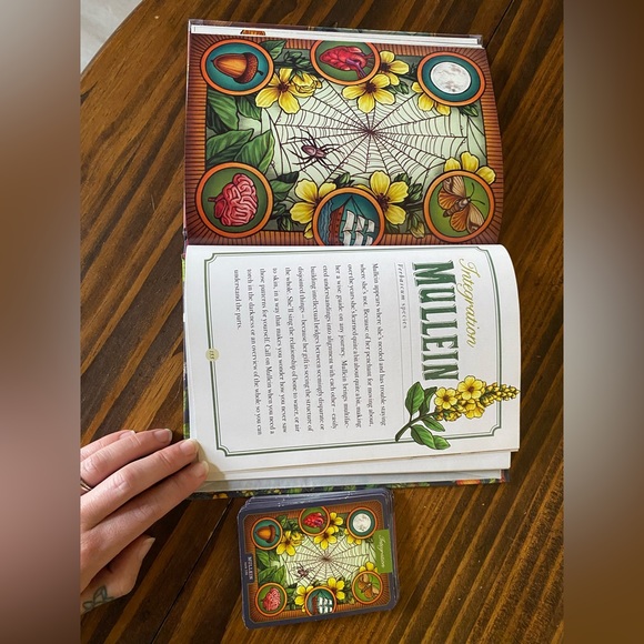 Crystallary & Herbiary oracle cards by Maia toll - Picture 4 of 5